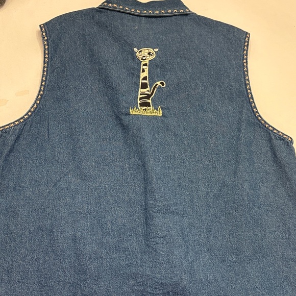 Denim Vest with Colorful Cat Design - Picture 3 of 4